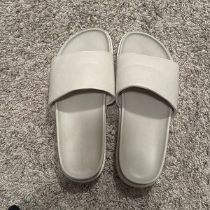 American Eagle Outfitters Slides size 8